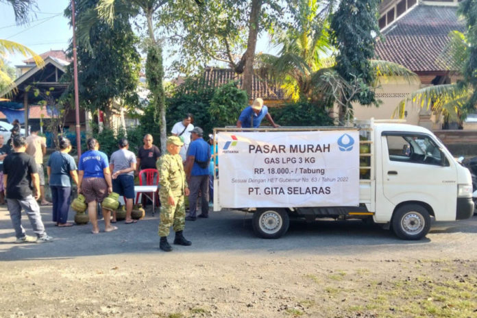 Operasi Pasar LPG 3 Kg Di Bedulu Gianyar, 100 Tabung Diserbu Warga 1