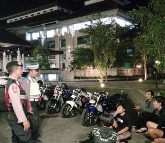 Patroli Dini Hari, Polsek Gianyar Antisipasi C3 dan Balapan Liar