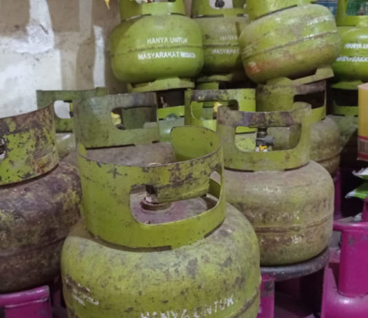 Pemerintah Klaim Pasokan Normal, Warga Tetap Kesulitan Dapatkan LPG 3 Kg