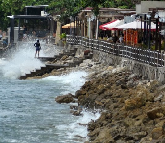 Peringatan Dini Pasang Maksimum, Enam Wilayah Pesisir Bali Diminta Waspada