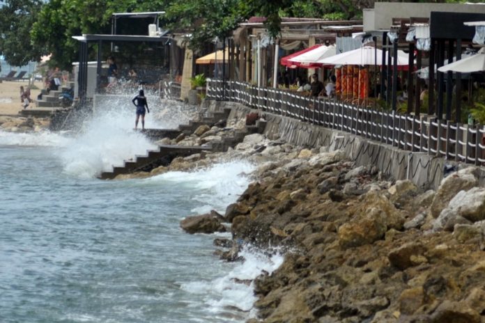 Peringatan Dini Pasang Maksimum, Enam Wilayah Pesisir Bali Diminta Waspada 1
