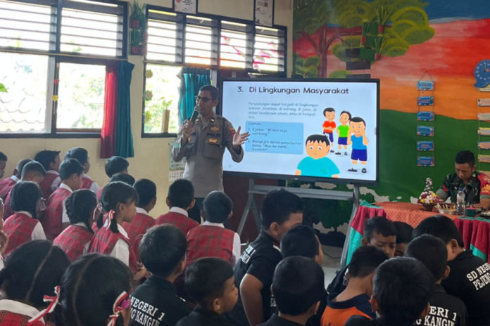 Polsek Tampaksiring Ajak Siswa SDN 1 Pejeng Kangin Cegah Bullying 1