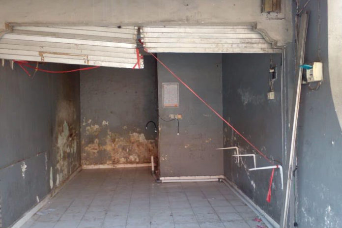 Puluhan Bilah Rolling Door Toko Di Kerobokan 1