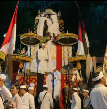 Ribuan Krama Iringi Ida Sesuhunan Desa Adat Songan Menuju Pura Hulundanu Batur