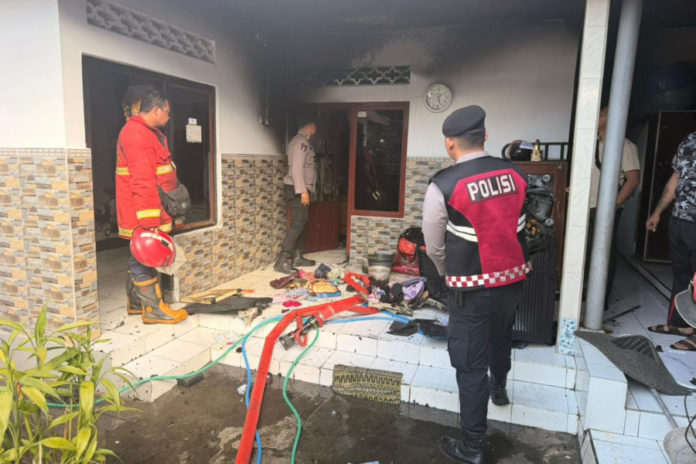 Rumah Di Lingkungan Bucu Terbakar, Kerugian Puluhan Juta 1