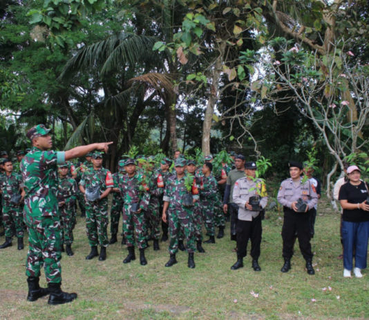 Sambut HUT TNI, Kodim Gianyar Tanam 200 Pohon di Payangan