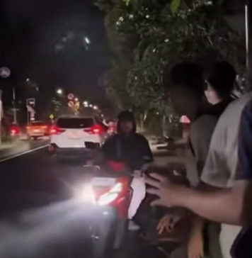 Sekelompok Pemuda Tegur Pelanggar Lalin di Renon