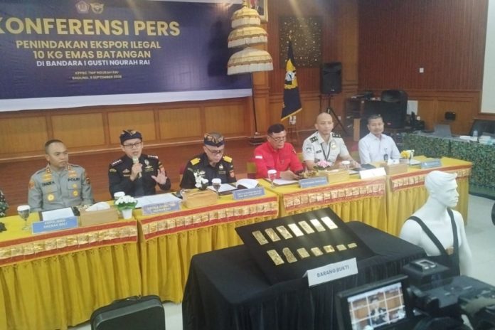 Selundupkan 10,4 Kg Emas Batangan Rp26 Miliar, WN China Ditangkap Di Bandara Ngurah Rai 1