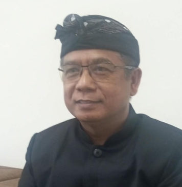 Semrawut, Dewan Dorong Regulasi Kabel Provider di Karangasem