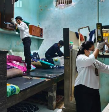 Sidak Lapas Singaraja, Petugas Tes Urine Warga Binaan