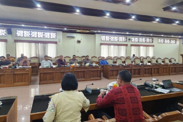 Soal 19.142 Botol Mikol Kena Cukai, Komisi I DPRD Minta Bea Cukai Buka Rinciannya 2