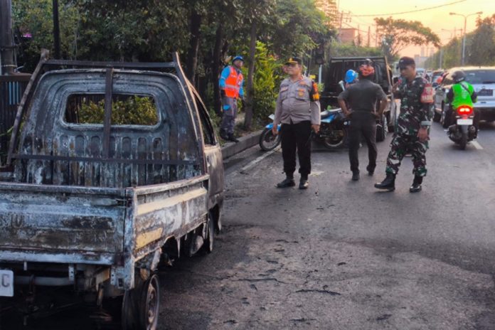 kebakaran pikap di bypass