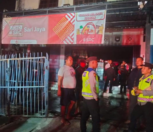 Toko Sembako di Jalan Pidada Denut Terbakar