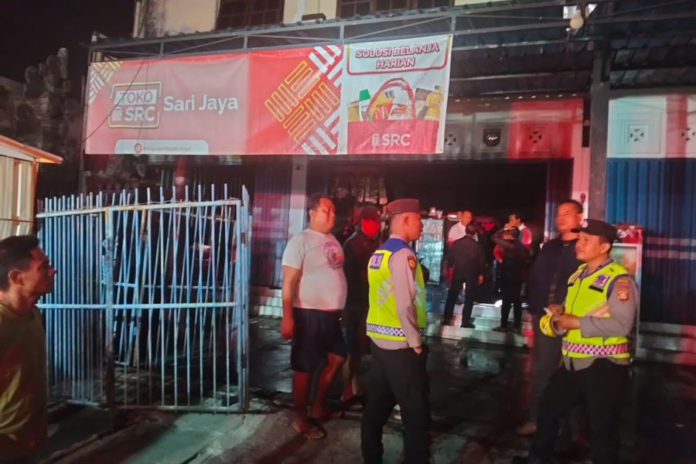 Toko Sembako Di Jalan Pidada Denut Terbakar 1