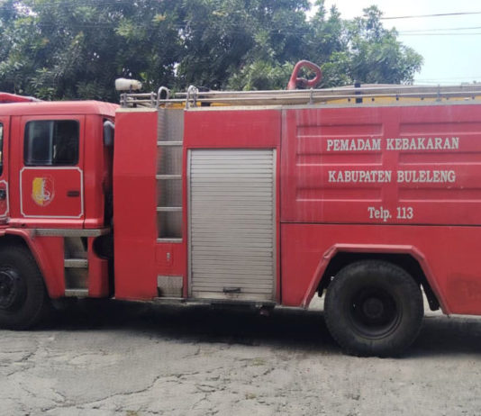 Usai Penanganan Kebakaran, As Truk Damkar Buleleng Patah