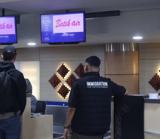 Viral Bersetubuh di Jalan Berawa, WNA Australia Dideportasi dan Ditangkal 10 Tahun
