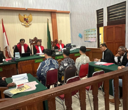 Warga Tiongkok Diadili atas Kasus Paspor Palsu