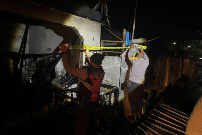Warung Di Kelurahan Kapal Terbakar, Kerugian Rp100 Juta 1