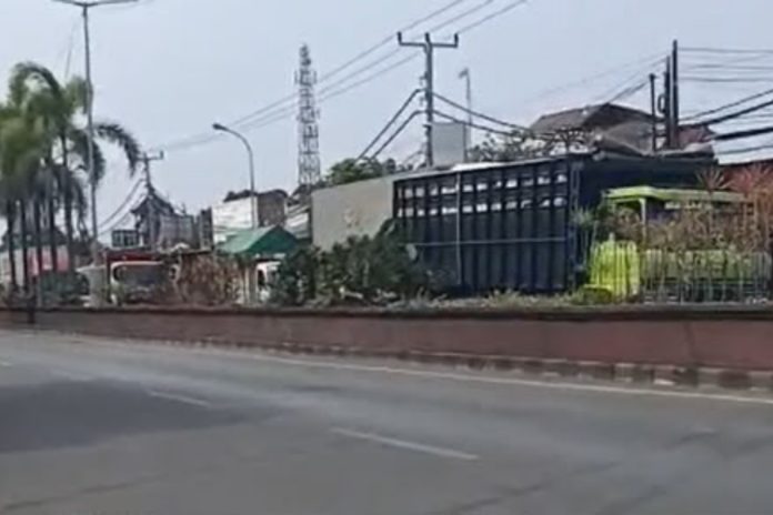 Air Laut Surut, Antrean Truk Di Pelabuhan Gilimanuk Mengular 1,5 Km 1