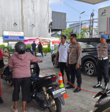 Antisipasi Dampak Antrean BBM, Kapolsek Gianyar Pantau Empat SPBU