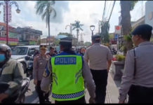 Antisipasi Kemacetan dan Jaga Kondusivitas, Kapolres Gianyar Pantau Pengamanan Antrean BBM di SPBU