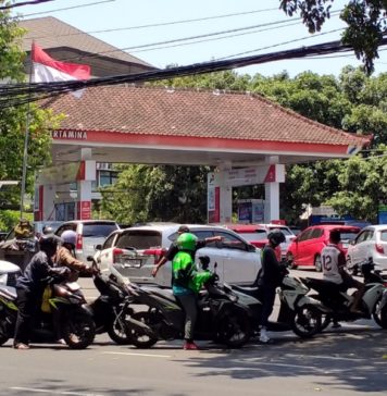 Antre Panjang Pertalite di Denpasar, Warga Keluhkan Harga Eceran Naik Jadi Rp30 Ribu