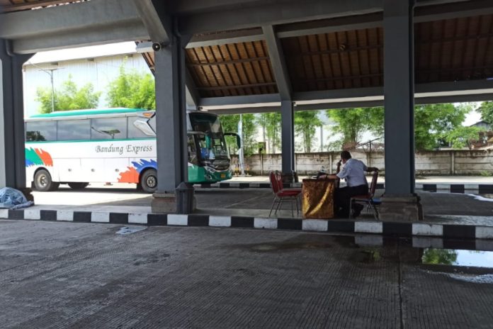 Antrean SPBU Bikin Bus Terjebak Macet, Kedatangan Di Terminal Mengwi Turun 1