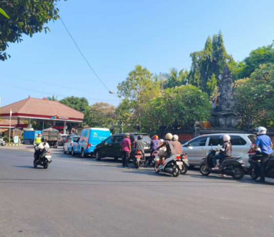 Antrean SPBU di Singaraja Berlanjut, Bupati Buleleng Imbau Warga Tak Panic Buying