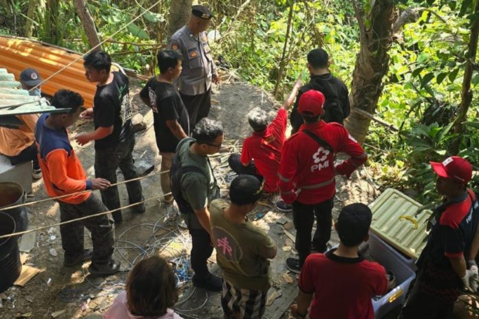 Buang Air Kecil Saat Dini Hari, Pemuda Asal Lumajang Terperosok Ke Jurang 25 Meter Di Ubud 1