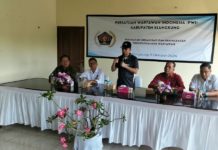 Buka Konsolidasi PWI Klungkung, Bupati Satria Tekankan Pentingnya Profesionalisme Wartawan