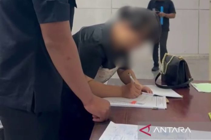 Buka Praktik Ilegal Di RS Swasta Di Denpasar, Dua Dokter China Dideportasi 1