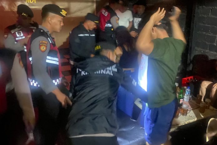 Cegah Peredaran Narkoba, Polres Gianyar Gelar KRYD Dan Tes Urine Di THM 1