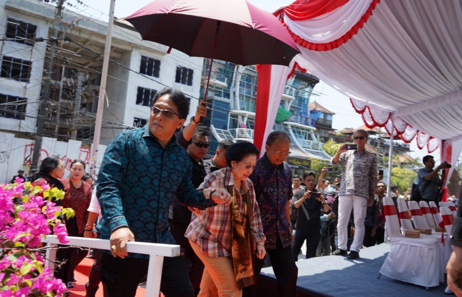 Dampingi Presiden RI V Megawati Tinjau Abrasi Pantai Kuta, Gubernur dan Wagub Dorong Sinergi Tangani Pesisir