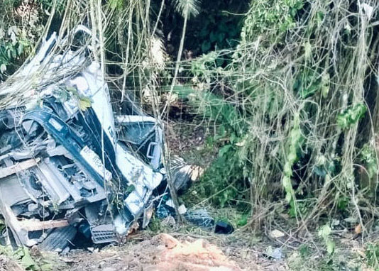 Diduga Alami Rem Blong, Truk Galian C Terjun ke Jurang