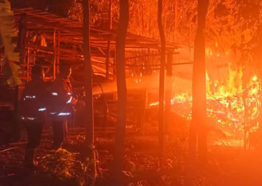 Diduga Bara Kembali Menyala, Gudang Arang Melaya Terbakar