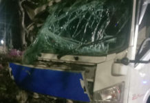 Diduga Hilang Kendali, Truk Tabrak Warung di Nusa Dua