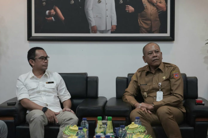 Dikunjungi BNPB, Bupati Gus Par Usulkan Bantuan Sumur Bor Hingga Mobil Tangki 1