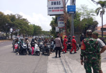 Distribusi BBM Terlambat, Polsek Sukawati Amankan Antrean Panjang di 9 SPBU
