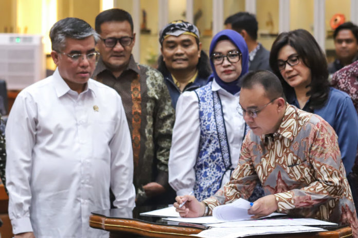 DPR RI Sahkan RUU Perlindungan Naker 1