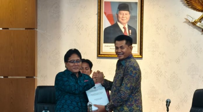 DPRD Bali Serahkan Laporan Akhir Pansus TRAP ke Eksekutif