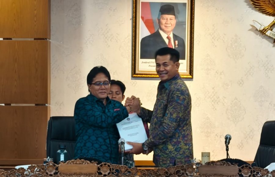 DPRD Bali Serahkan Laporan Akhir Pansus TRAP ke Eksekutif