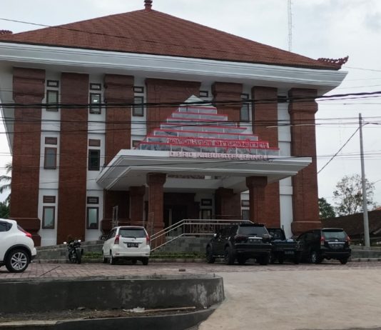 DPRD Bangli Tunda Paripurna Ranperda