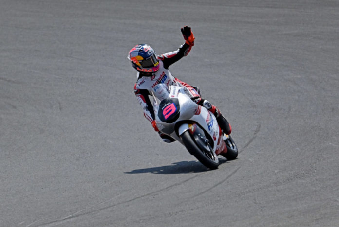 Finis Posisi 6 Di Mandalika, Veda Ega Salip Danish Di Klasemen Moto3 1