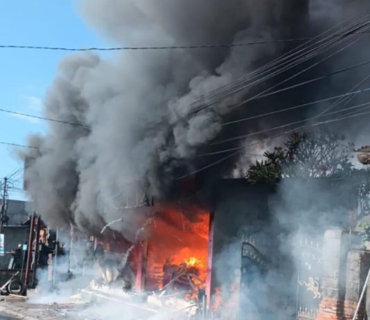 Restoran Cepat Saji di Lebih Terbakar, Kerugian Rp300 Juta
