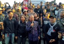 Gubernur Temui Pendemo, Massa Aksi Tuntut UMP Bali Rp 5,2 Juta