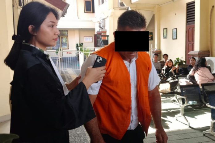 Hakim Belum Siap, Vonis Warga Australia Ditunda 1