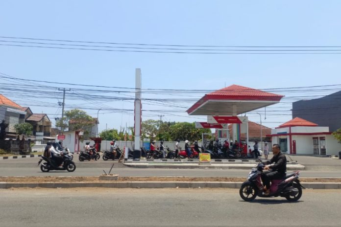 Hari Kedua Ganjil Genap, Antrean BBM Di Jembrana Mulai Landai 1