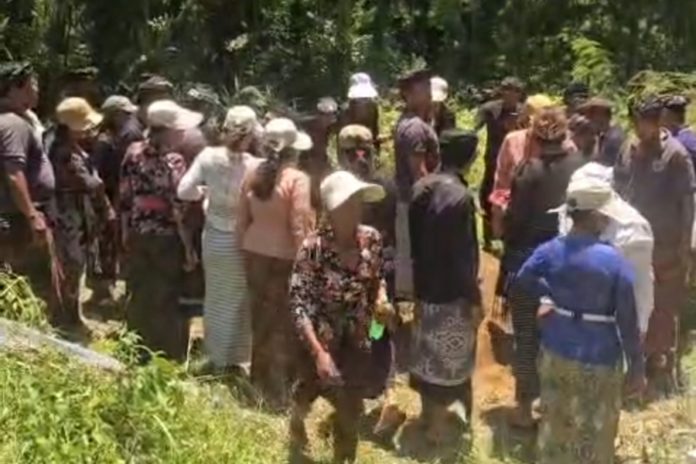 Isak Tangis Iringi Prosesi Pemakaman Sopir Truk Dibakar Bosnya 1