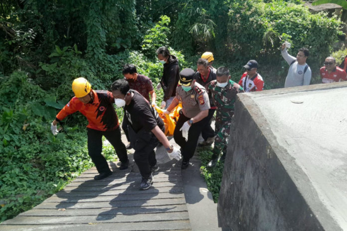 Jasad Pria Ditemukan Mengambang Di Dam Nyitdah Kediri 1