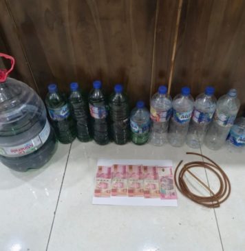 Jual Pertalite Rp75 Ribu per Botol, Tiga Orang Diamankan Polisi